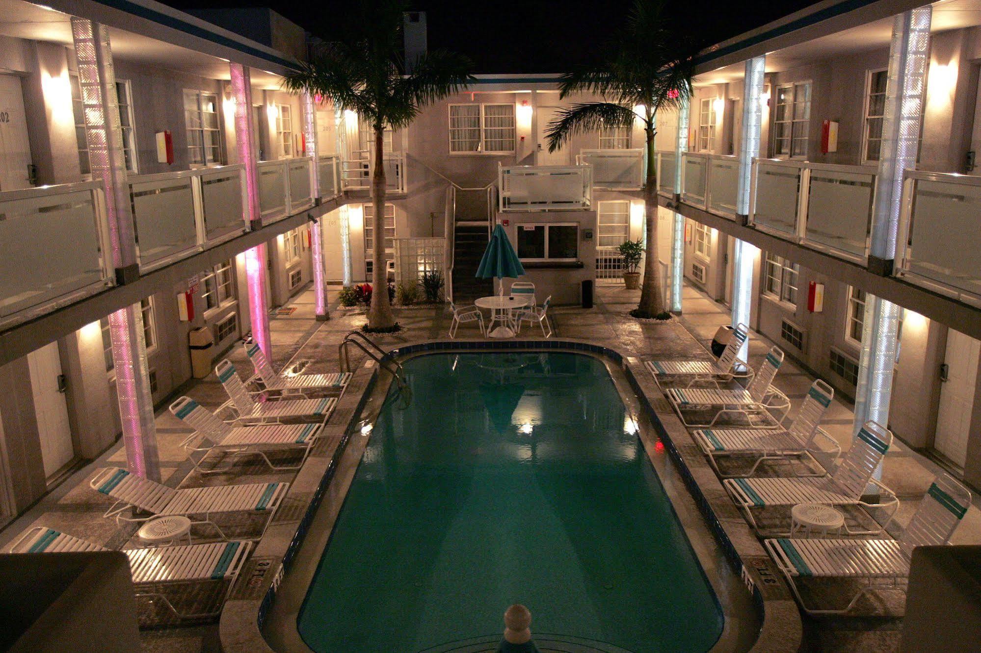 Camelot Beach Suites Clearwater Beach Εξωτερικό φωτογραφία